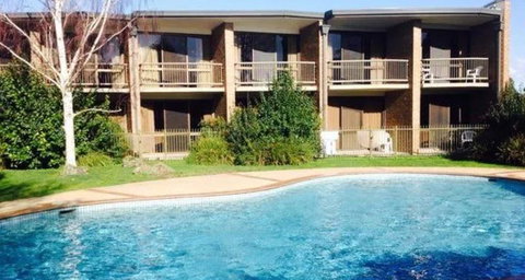 Sandown Regency Motor Inn - Tourism Caloundra 2