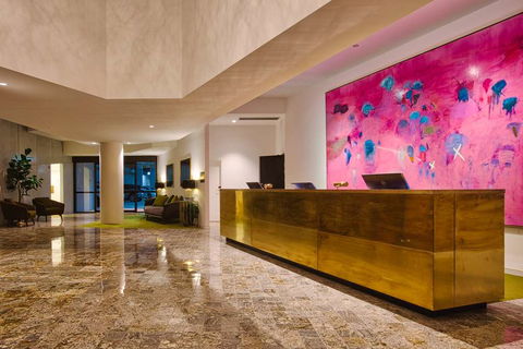 Eatons Hill Hotel - Tourism Caloundra 1