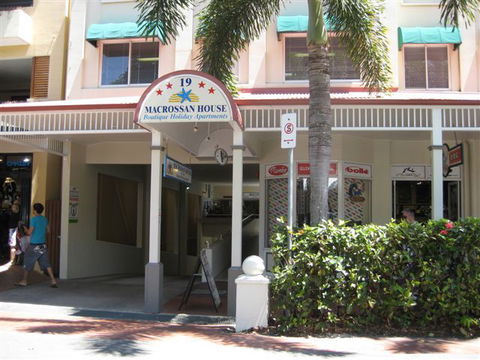Macrossan House Boutique Holidays Apts - Tourism Caloundra 1