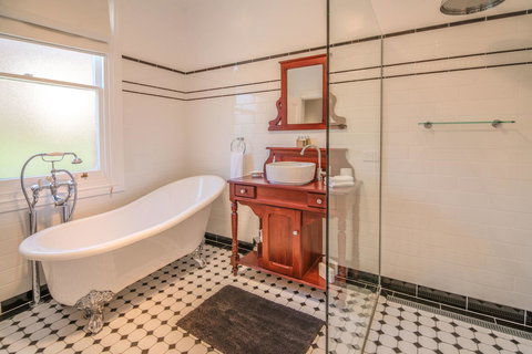 De Russie Boutique Hotel - Tourism Caloundra 2