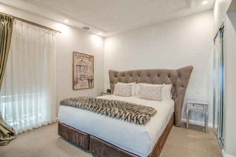 De Russie Boutique Hotel - Tourism Caloundra 8