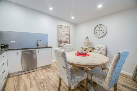 De Russie Boutique Hotel - Tourism Caloundra 1