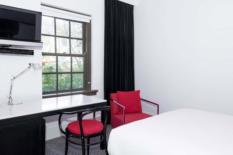 Peppers Gallery Hotel - Tourism Caloundra 13