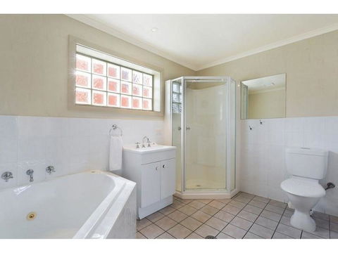 Heritage House Motel & Units - Tourism Caloundra 25