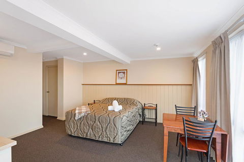 Heritage House Motel & Units - Tourism Caloundra 3