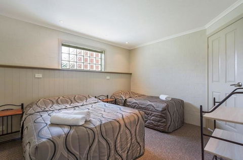 Heritage House Motel & Units - Tourism Caloundra 19