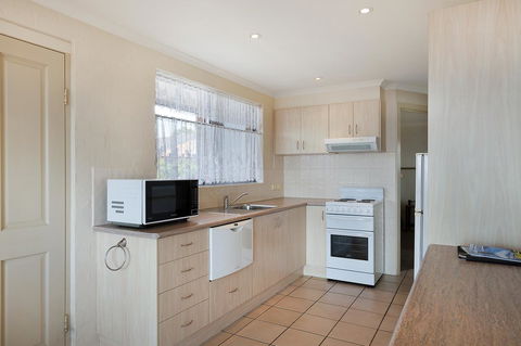 Heritage House Motel & Units - Tourism Caloundra 23