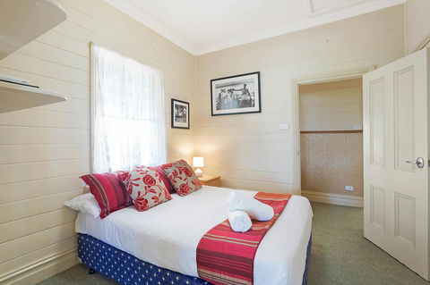 Heritage House Motel & Units - Tourism Caloundra 16