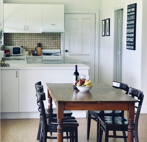 The Lake House Retreat - Tourism Caloundra 8