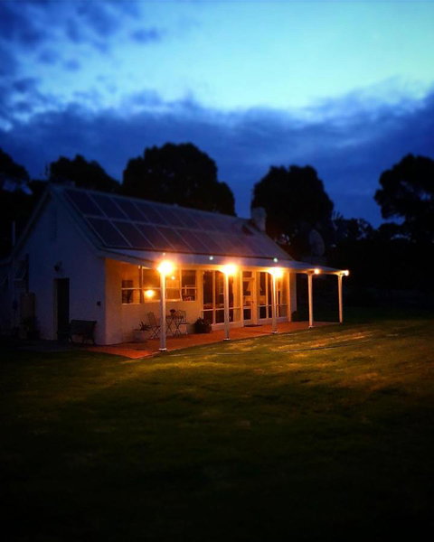 The Lake House Retreat - Tourism Caloundra 23