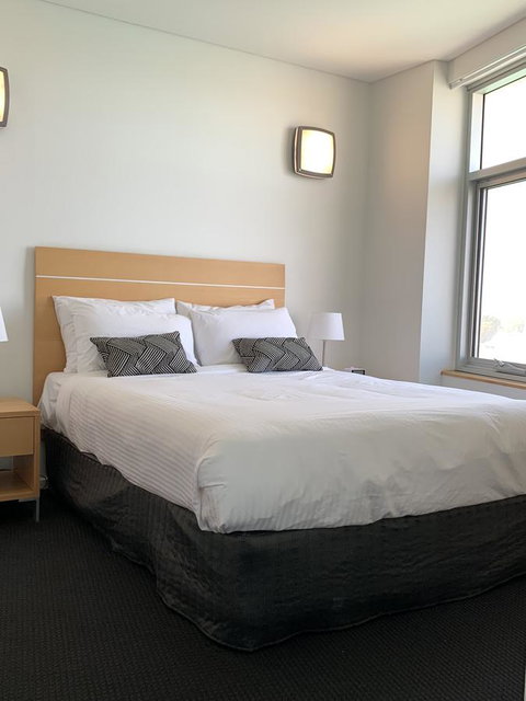 Wallaroo Marina Stayz - Tourism Caloundra 16