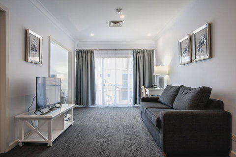 Marina Hotel - Tourism Caloundra 10