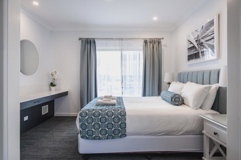 Marina Hotel - Tourism Caloundra 7