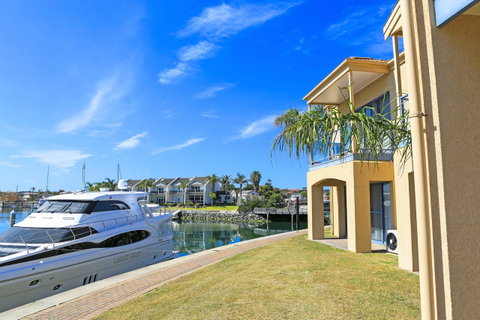 Marina Hotel - Tourism Caloundra 27