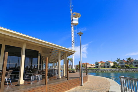 Marina Hotel - Tourism Caloundra 36