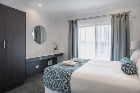 Marina Hotel - Tourism Caloundra 4