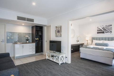 Marina Hotel - Tourism Caloundra 26