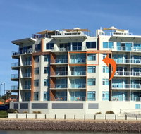 Wallaroo Marina Waterfront Luxe Apartment - Tourism Caloundra