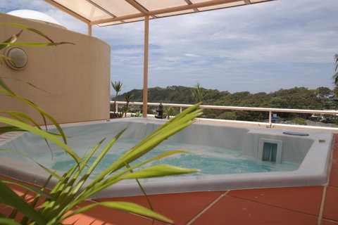 Pacific Bay Resort - Tourism Caloundra 13