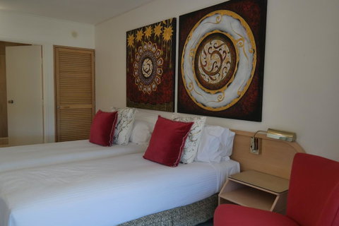 Pacific Bay Resort - Tourism Caloundra 5