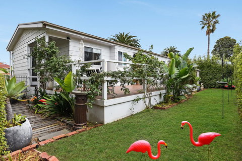 Ainslie Roberts Drive Retreat - Tourism Caloundra 7