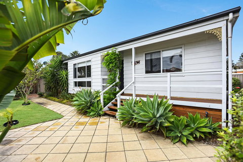 Ainslie Roberts Drive Retreat - Tourism Caloundra 12