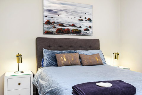 Ainslie Roberts Drive Retreat - Tourism Caloundra 6