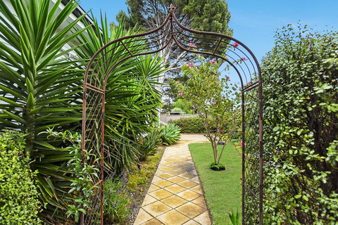 Ainslie Roberts Drive Retreat - Tourism Caloundra 15