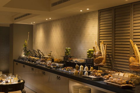 Mayfair Hotel - Tourism Caloundra 3