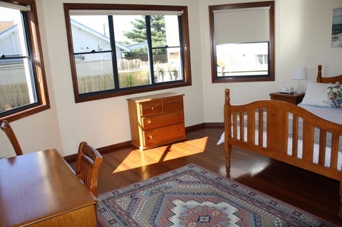 Serenity On Narrabeen Beach - 1Bdr Beachside Retreat - Tourism Caloundra 3