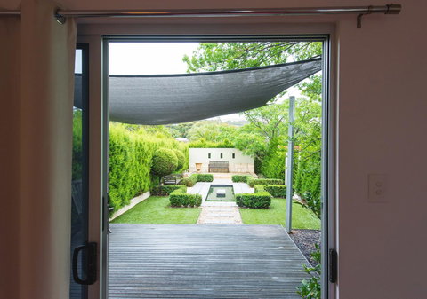 S T U D I O 22 Peaceful Retreat With Garden Views - Tourism Caloundra 12