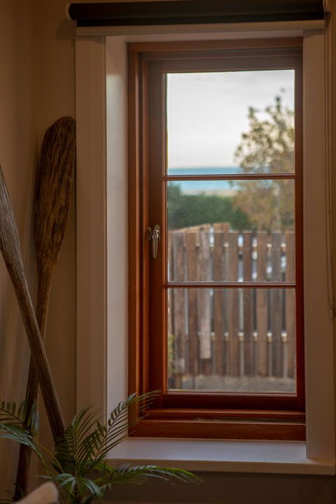 Lucy's Cottage - Tourism Caloundra 14