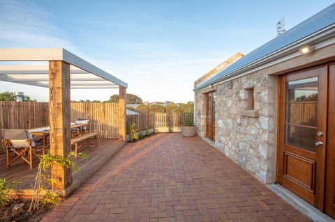 Lucy's Cottage - Tourism Caloundra 23