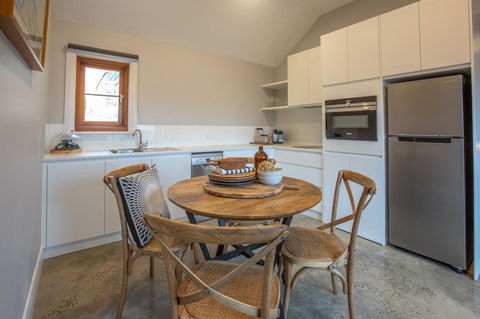 Lucy's Cottage - Tourism Caloundra 10