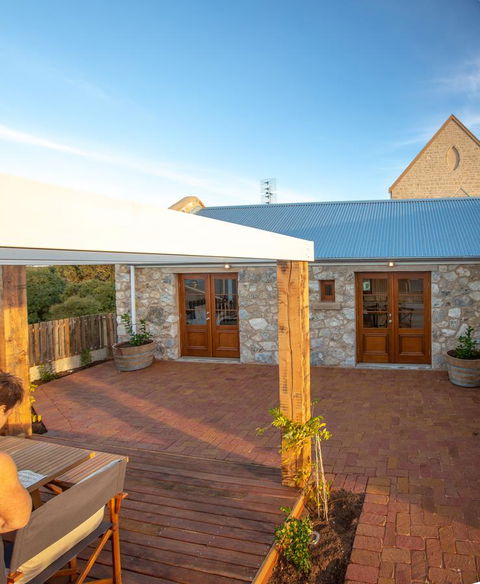 Lucy's Cottage - Tourism Caloundra 21