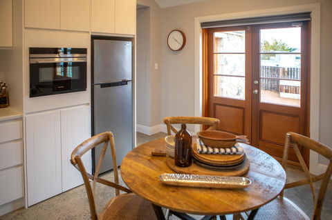 Lucy's Cottage - Tourism Caloundra 11
