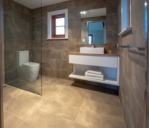 Lucy's Cottage - Tourism Caloundra 4