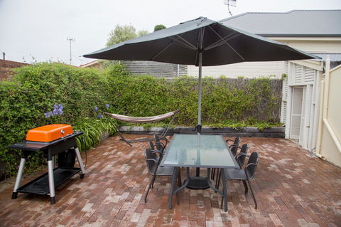 Wayfarers Cottage - Tourism Caloundra 12