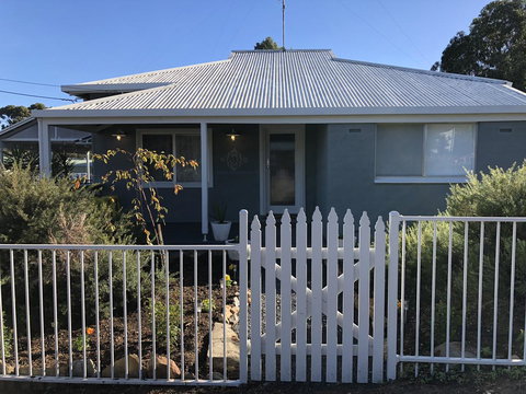 Jack\'s House 2 B&B In Mill Street - Tourism Caloundra 0