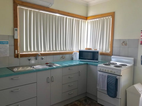 Emu Bay Holiday Homes - Tourism Caloundra 33