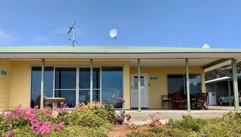 Emu Bay Holiday Homes - Tourism Caloundra 25