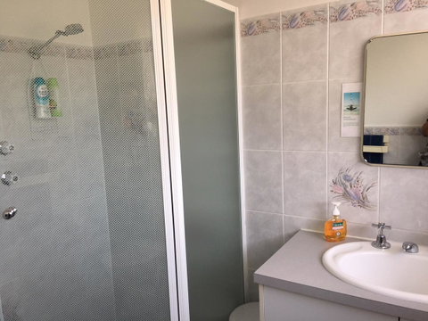 Emu Bay Holiday Homes - Tourism Caloundra 35