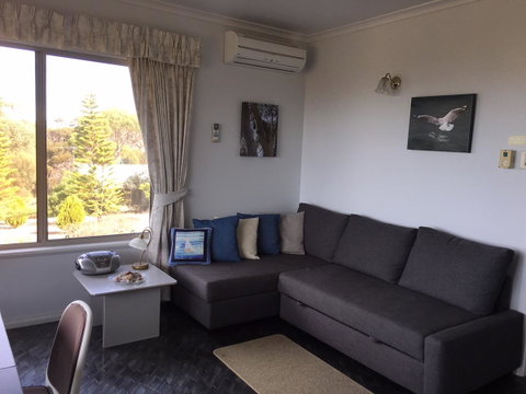 Emu Bay Holiday Homes - Tourism Caloundra 37