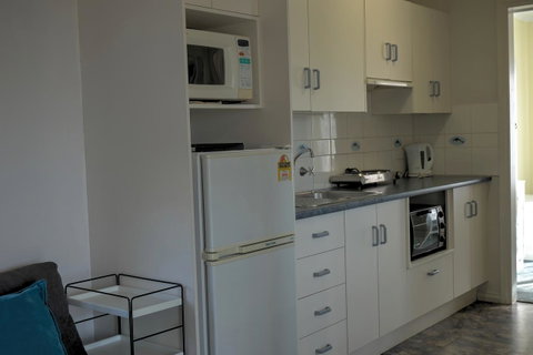 Emu Bay Holiday Homes - Tourism Caloundra 28
