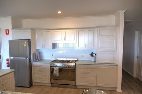 Emu Bay Holiday Homes - Tourism Caloundra 22