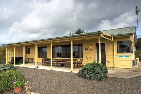 Emu Bay Holiday Homes - Tourism Caloundra 8