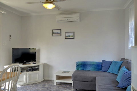 Emu Bay Holiday Homes - Tourism Caloundra 1