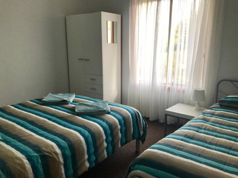 Emu Bay Holiday Homes - Tourism Caloundra 34