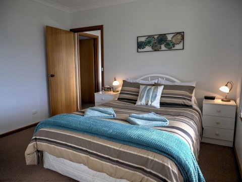 Emu Bay Holiday Homes - Tourism Caloundra 11