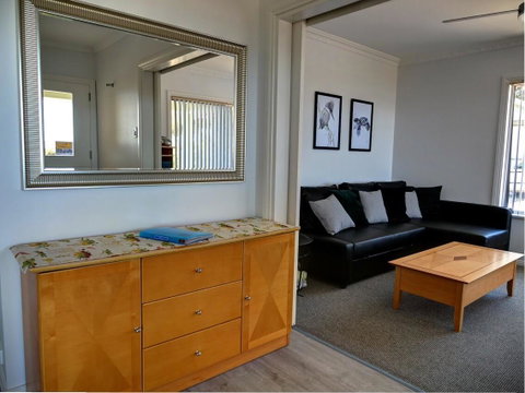 Emu Bay Holiday Homes - Tourism Caloundra 24